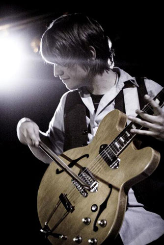 Lennon casino strap