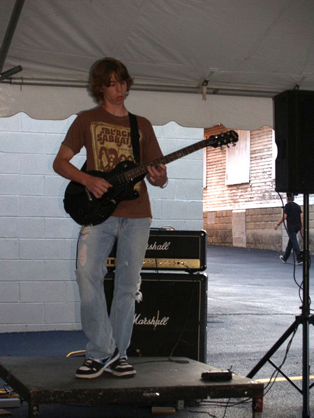 Aerodrome-Sound-in-Schenectady-NY-Hosts-Guitarfest-2009