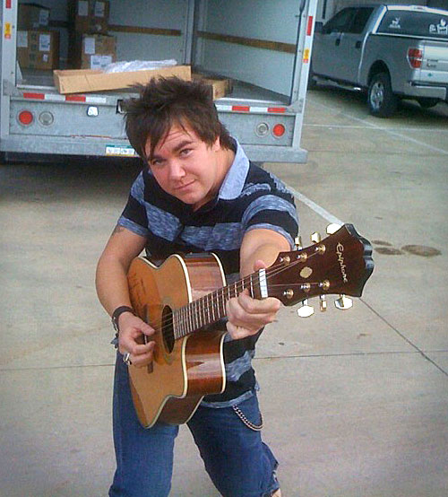 EliYoungBandVideoFocusesOnEpiphoneAcousticGuitar