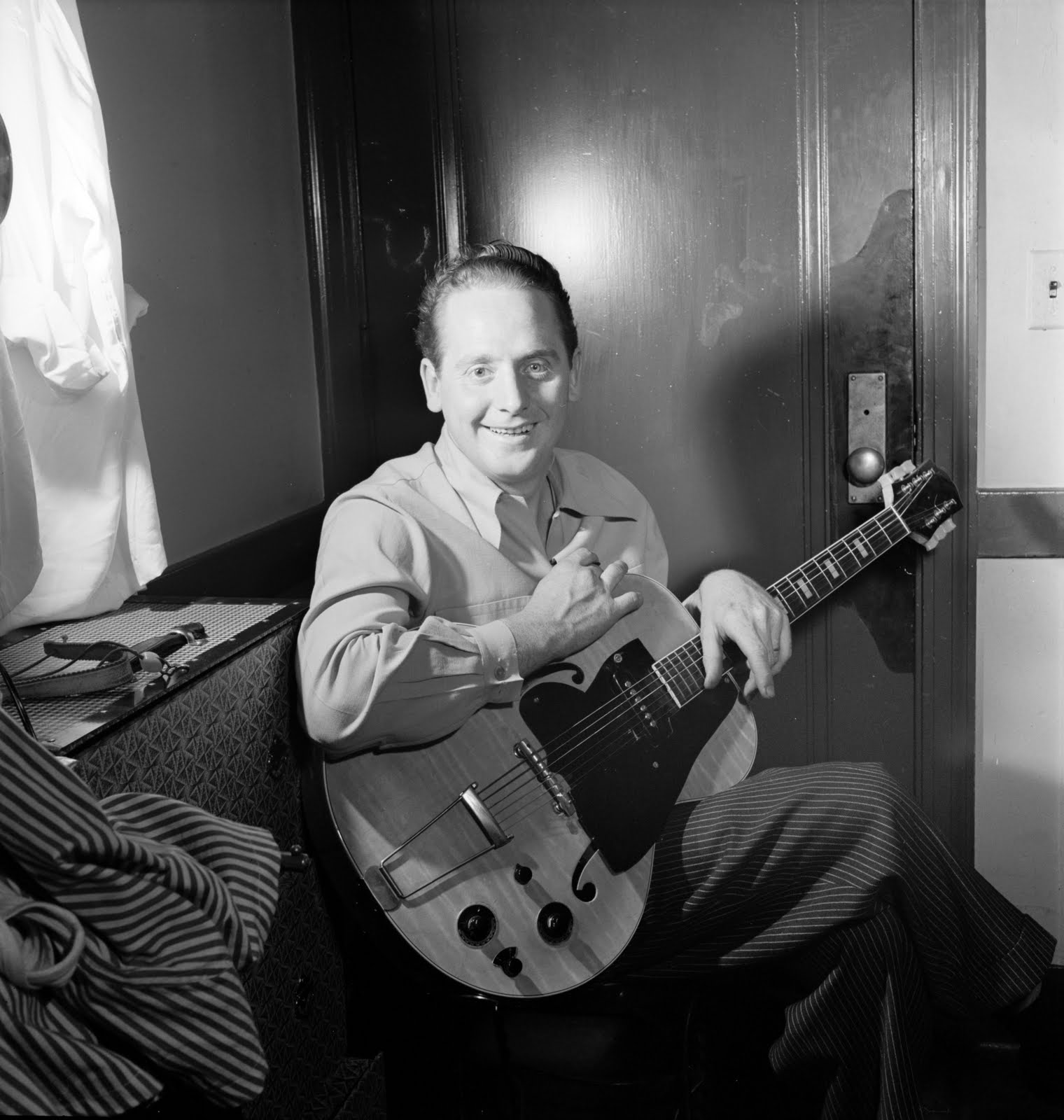 The World Is Waiting for Les Paul