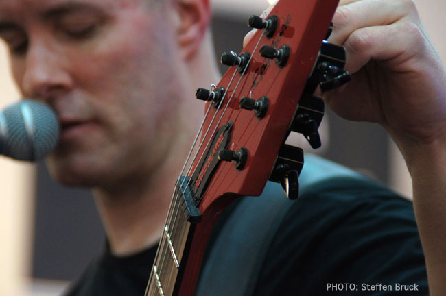 Jeff Waters Completes String of Epiphone Clinics in Germany