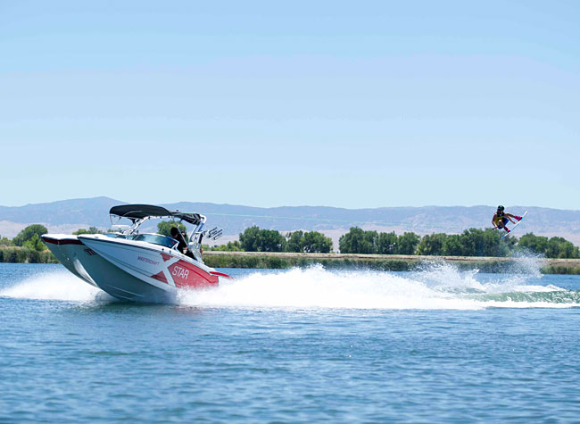 Epiphone Sponsors 2014 Pro Wakeboard Tour