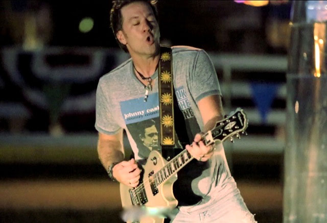 Greg Hanna Films New Video With Epiphone