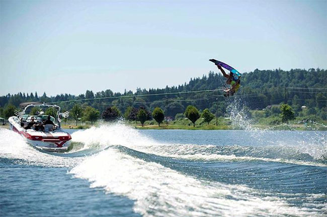Epiphone Sponsors 2014 MasterCraft Pro Wakeboard Tour