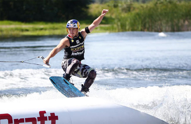 Epiphone Sponsors 2014 MasterCraft Pro Wakeboard Tour