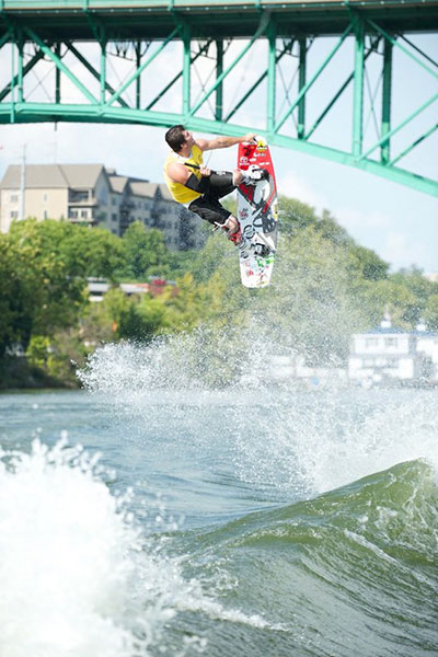 Epiphone Sponsored 2012 MasterCraft Pro Wakeboard Tour Concludes In Knoxville, TN