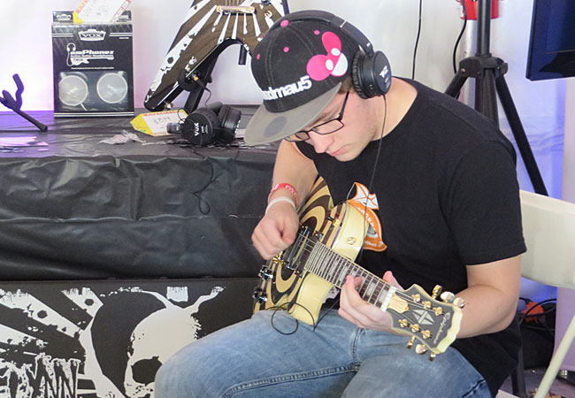 Epiphone Rock's Crazy Dave's Music Experience at Aftershock 2013